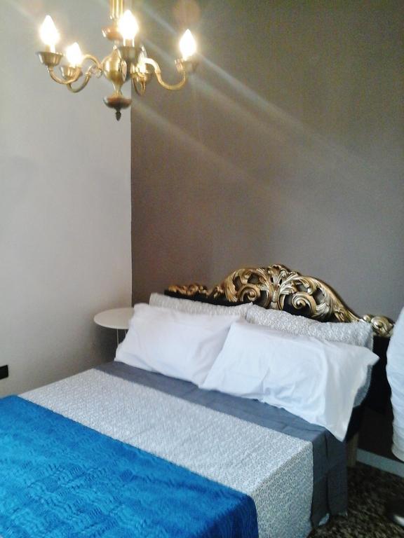 L.T. Schneider B&B Bologna Room photo