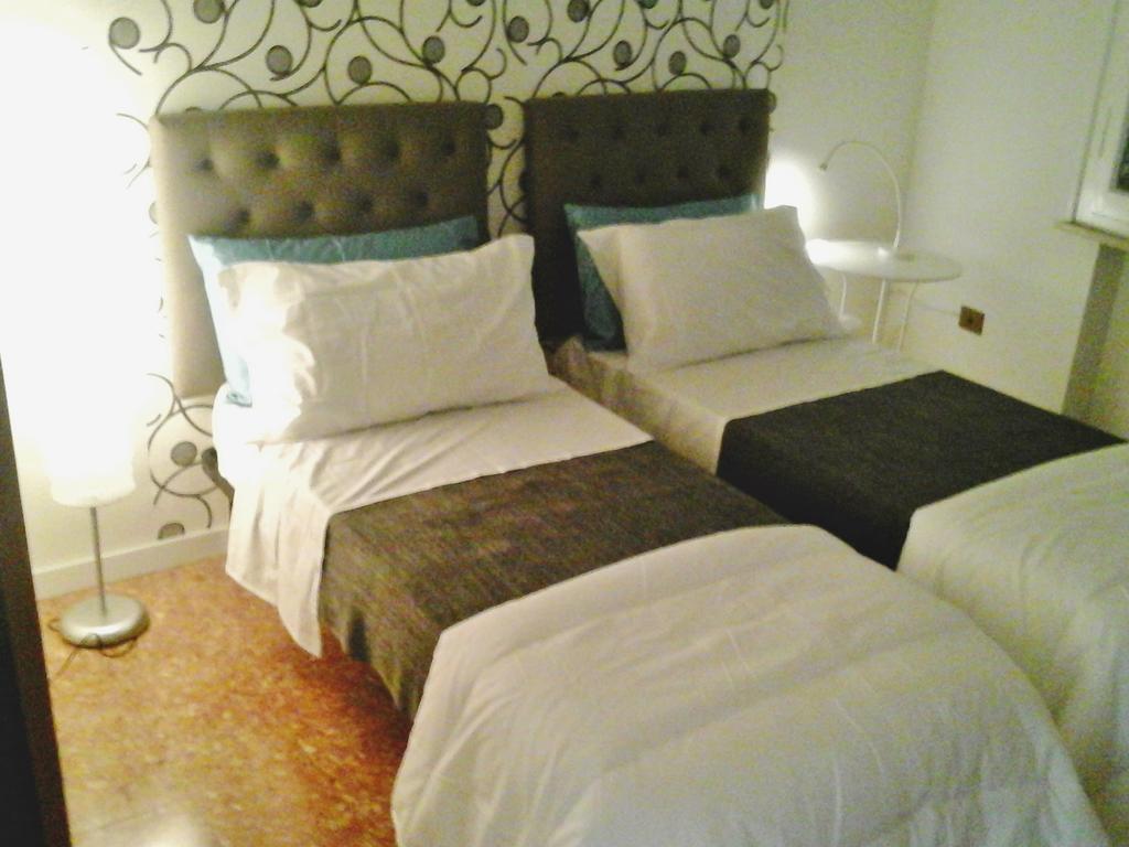 L.T. Schneider B&B Bologna Room photo